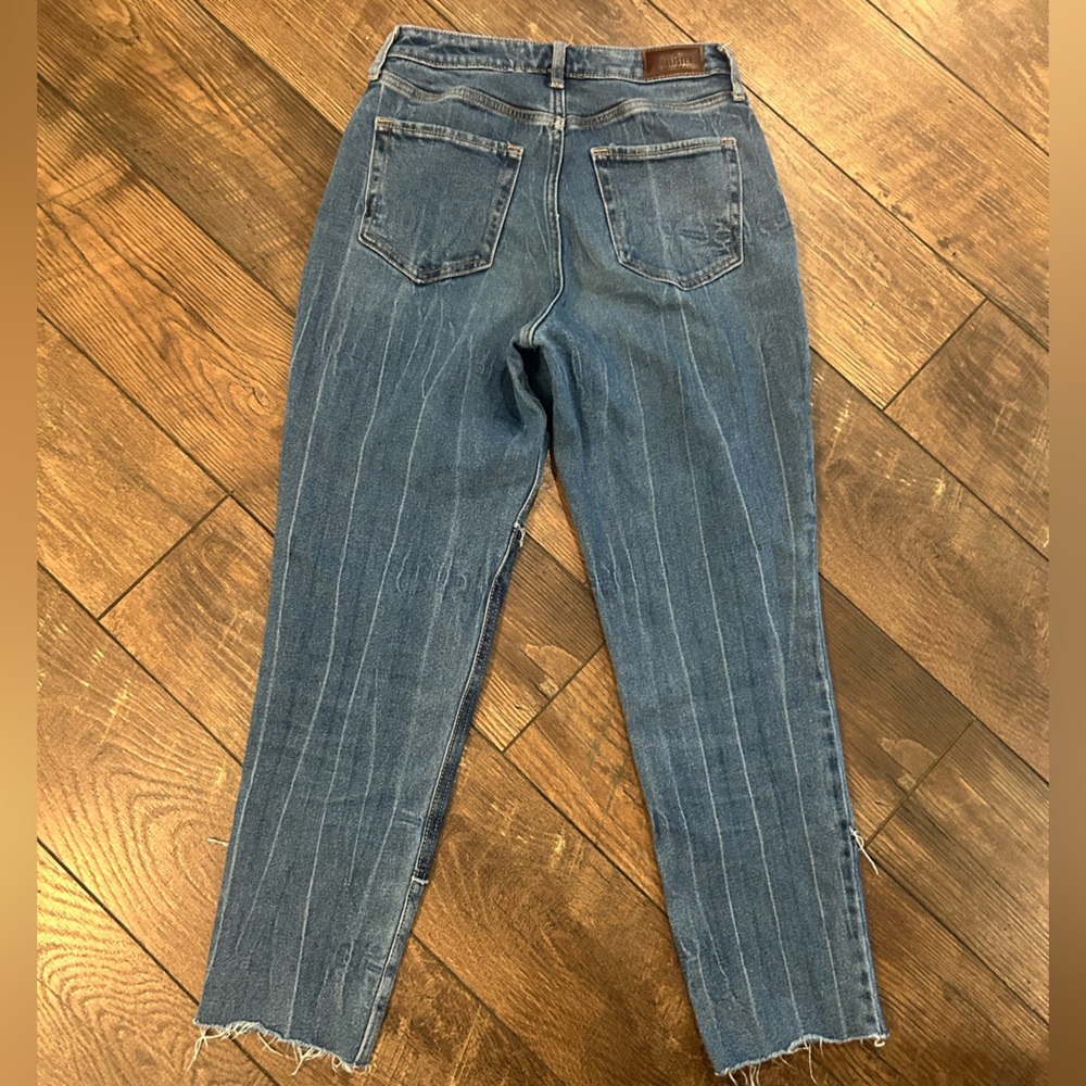 Hollister Blue Patchwork Curvy High Rise Mom Jeans - Picture 9 of 9
